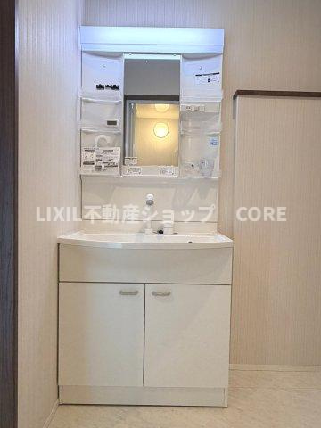 収納もあり、スッキリと見映えの良い空間に拵えました。時間に余裕とゆとりを持たせます。