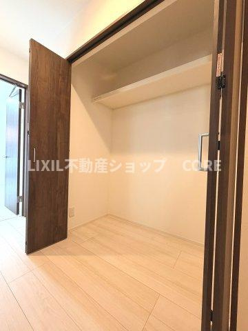 しっかりとした大きさのクローゼットを完備し、収納スペースも十分！