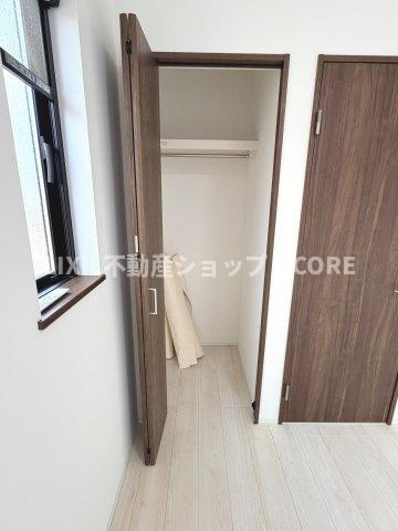 各居室にはたっぷり収納ができるクローゼットを完備。お部屋の空間を有効的に活用可能！