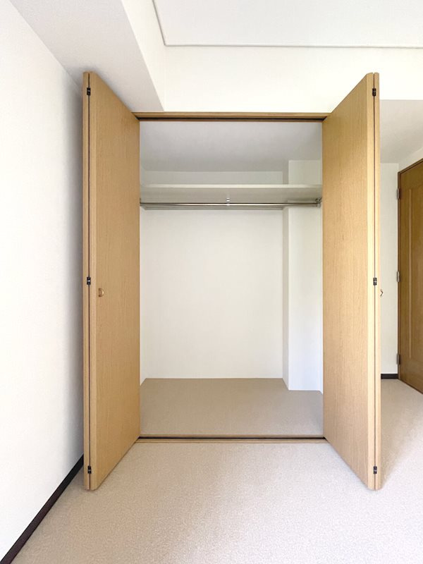大物、小物、なんでもＯＫ。収納豊富なお部屋で家具の問題を解決できます。