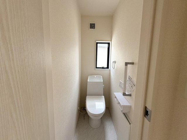 清潔感とうれしい機能性を兼ね備えた、使いやすいシャワートイレ。