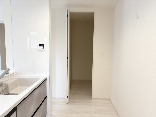 キッチン横、パントリー付き