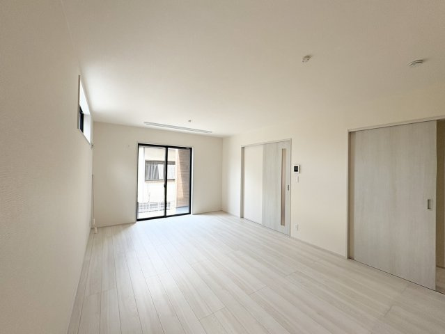 ゆったりとした広さで、ソファやダイニングセットも余裕をもって配置可能。