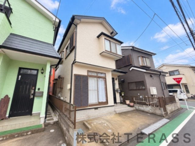 前面道路含む現地写真です。