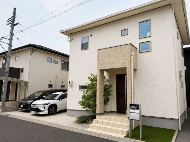 ◆玄関までのエントランスも素敵です◆