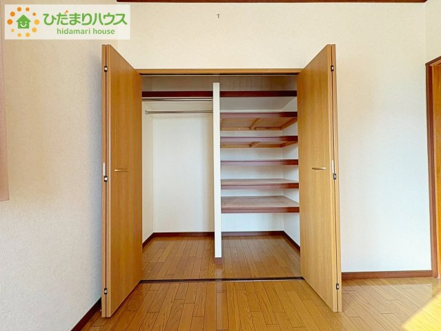 お洋服の多い女性に人気！収納力の高いクローゼット付☆彡