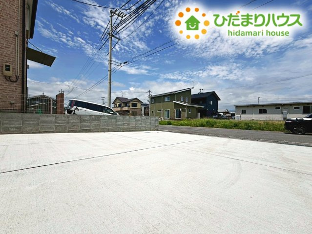 カースペース3台ＯＫ！来客用にもスペースを確保できて安心ですね(^^)/