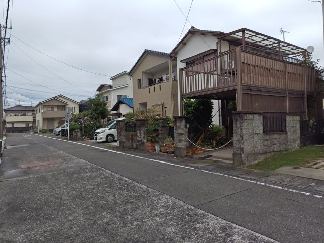 前面道路幅員約6.0m！ゆとりある道路幅で、車の出し入れもしやすい住環境です。