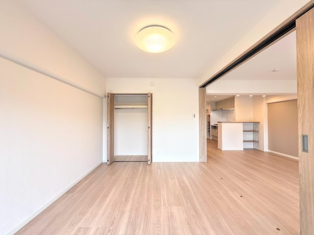 ◆柔らかい陽光が差し込む明るいお部屋を演出する設計。彩光の取れる窓が気持ちの良いお部屋を創り上げます。