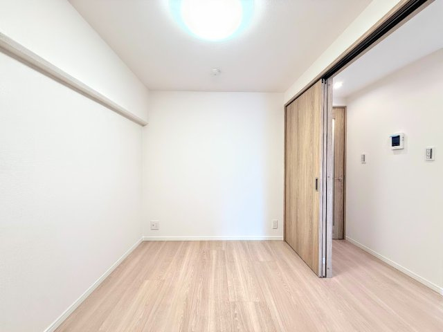 ◆気持ちの良い風が室内へ入り込む居室。家具を配置しても広々ご利用いただけます！！