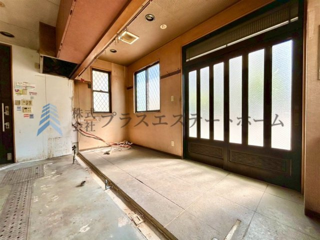 入口広く明るい店舗です♪