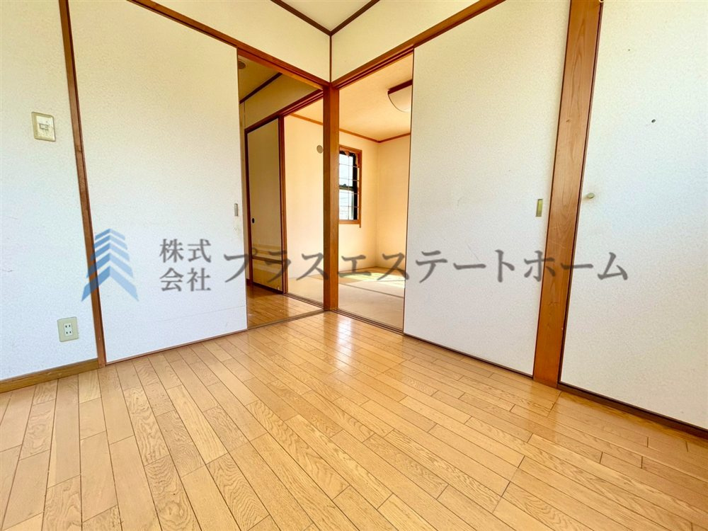 小さい方の店舗の2階♪