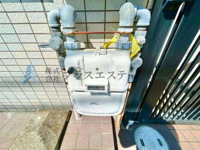 大きな配管でガスが通っています♪