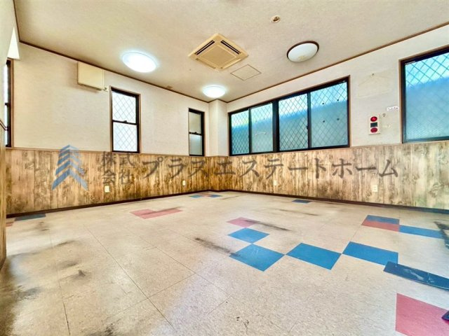 大きな方の店舗です♪