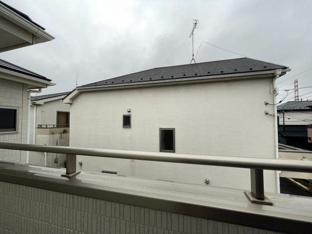 南西向きで陽当たり良好のバルコニーです。