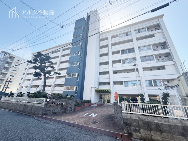 1968年8月竣工、総戸数40邸のマンションです。エレベーター完備で移動も楽々です。