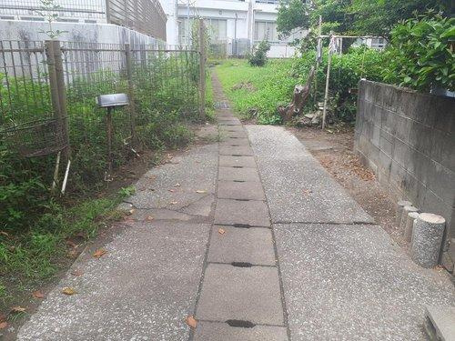西側道路