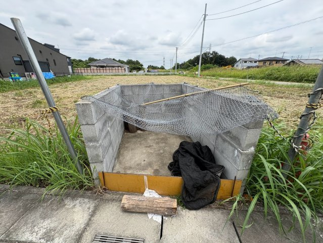 ■?区画　■お好きなハウスメーカーで建築可能です！　■土地面積約90坪！　■開放感ある南東角地！