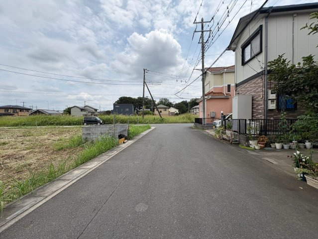 ■?区画　■お好きなハウスメーカーで建築可能です！　■土地面積約90坪！　■開放感ある南東角地！