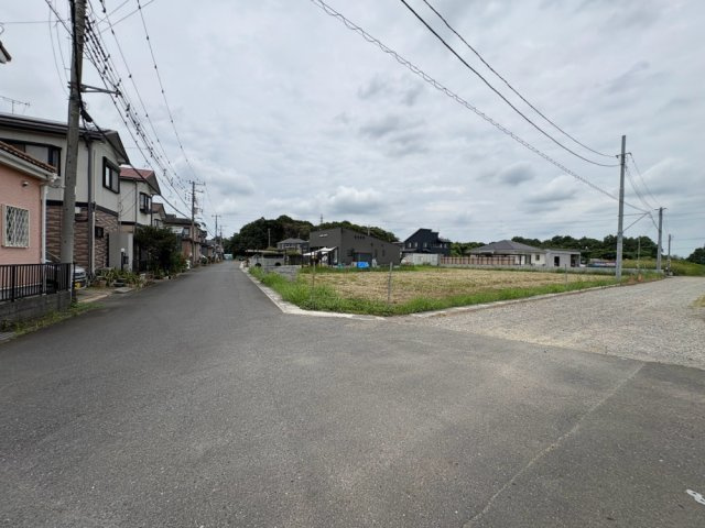 ■?区画　■お好きなハウスメーカーで建築可能です！　■土地面積約90坪！　■開放感ある南東角地！