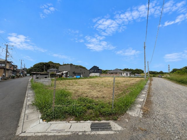 ■?区画　■お好きなハウスメーカーで建築可能です！　■土地面積約90坪！　■開放感ある南東角地！