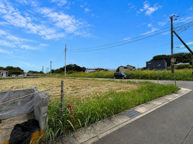 ■?区画　■お好きなハウスメーカーで建築可能です！　■土地面積約90坪！　■開放感ある南東角地！