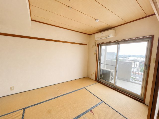 客間やお子さまの遊び場など、多目的に使える和室