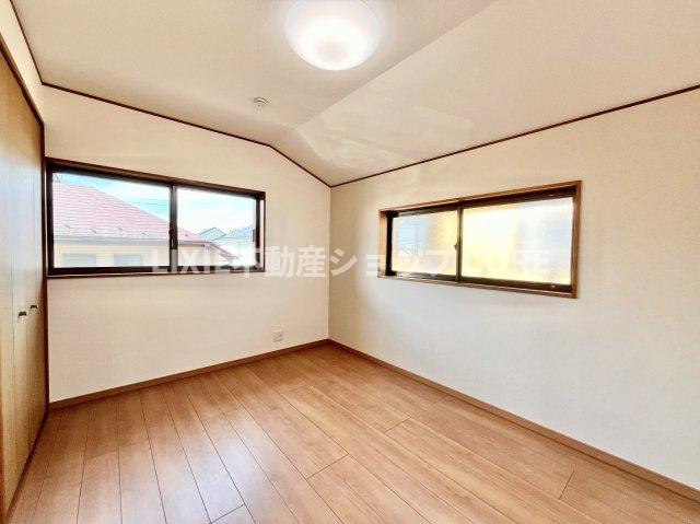 室内はいつも明るい印象なので気持ちの良い朝を迎えられます。毎日の生活も明るくなりそう♪　