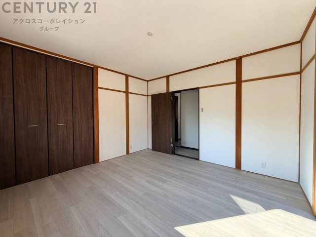 子供部屋…創造性や成長を促す遊びの空間を提供。学習や趣味に集中できる環境を整えます。個別のプライベートスペースは自己表現と自立心を育み、心地よい睡眠環境を整えリラックスできる場所を提供。