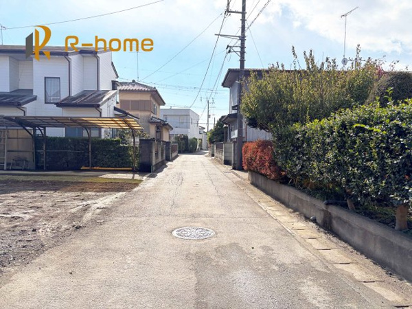 【筑西市下川島第2 新築戸建て 2号棟の前面道路含む現地写真】