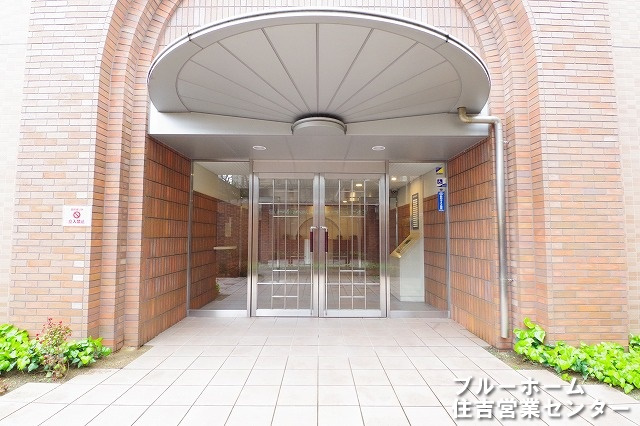 オートロックでセキュリティも安心。
