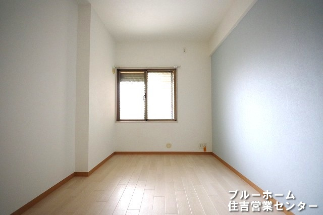 5.5帖のお部屋です。