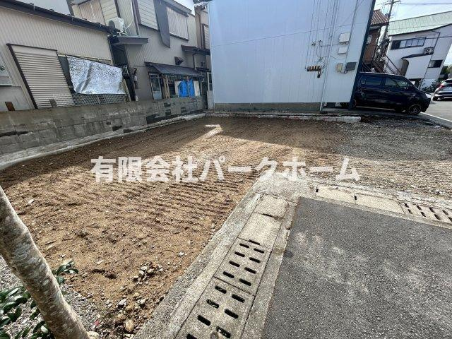 前面道路含む現地写真です