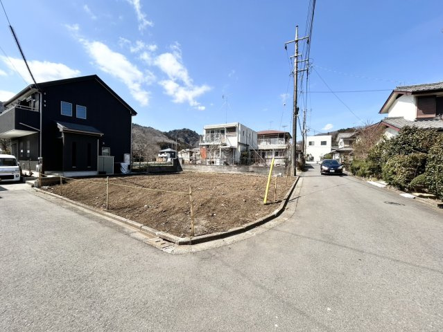土地探しをしていると都市計画区域という言葉を目にすると思います。法律によって、都道府県知事や国土交通大臣が指定するエリアのことを指しており、都市計画区域は市街化区域と市街化調整区域に分けられています。