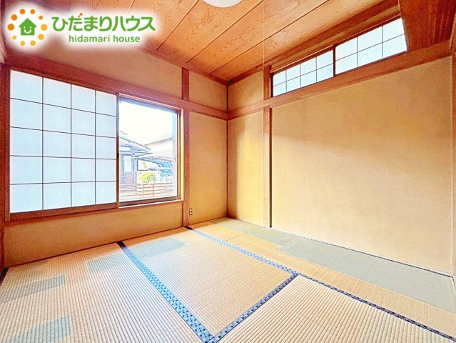 日本人の心を落ち着かせてくれる、爽やかな畳の香りが心地よい和室。家事の合間にちょっと一休みしたい時や、お子様の遊び場としてもご使用いただけます。