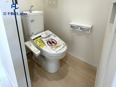 ●トイレ●　1階、2階それぞれに温水洗浄便座となっております♪