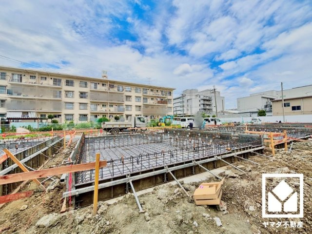 繰り返す地震に配慮された制震装置「SAFE365」を搭載。高層ビルの制震装置にも使われている粘弾性素材を使用しており、住宅の耐震性能を維持しながら居住性を高めます。