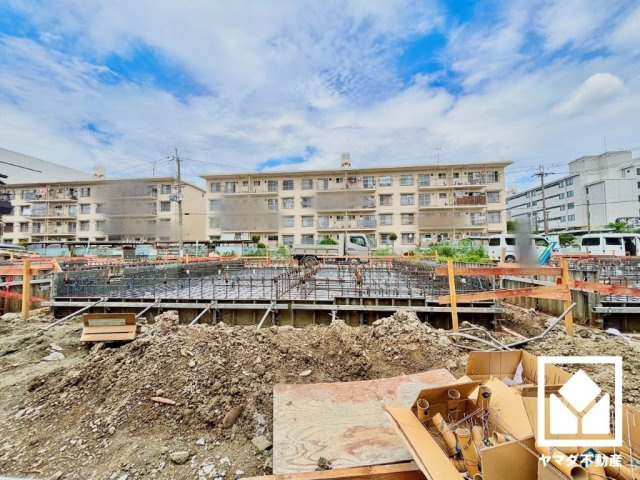 阪急神戸本線「園田」駅まで徒歩19分、JR東西線「加島」駅まで徒歩29分の立地。