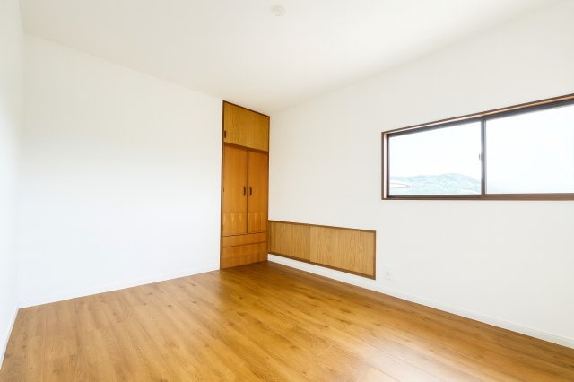 個人の部屋や寝室として使える洋室です