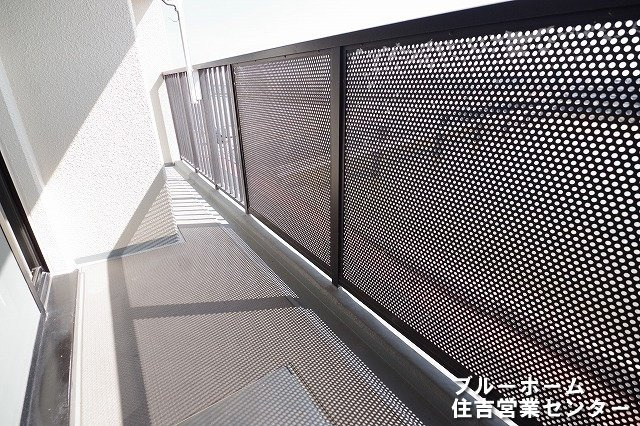 南向きで明るいバルコニーです！