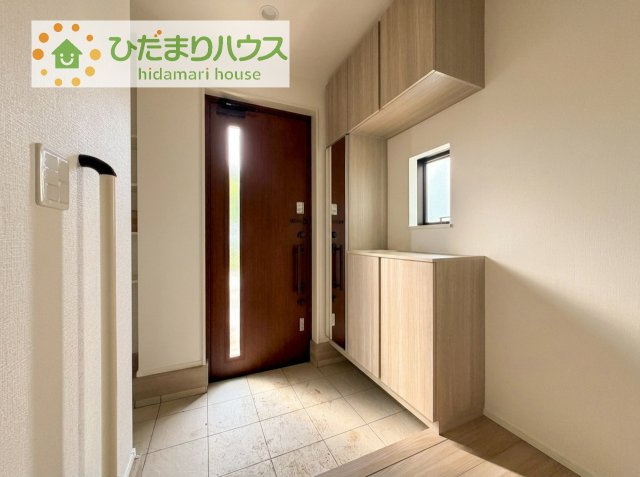 玄関が広いので親子で並んで仲良く靴が履けますね(^^)/