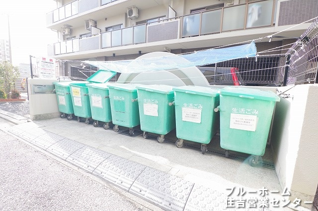 ゴミ置き場がございます！