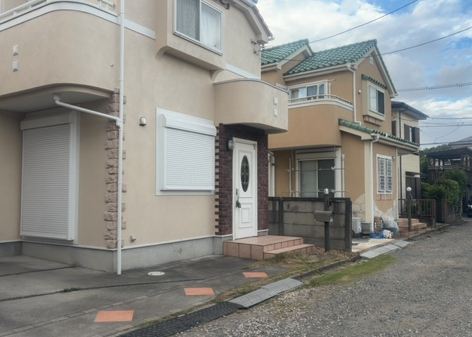 お持ちの車種によっては前面道路が広い方が便利でしょう。しかし、前面道路が広ければその分交通量が多くなるため、騒音などが気になる場合があります。実際に現地を見学し、周辺交通量や騒音などを確認しましょう！