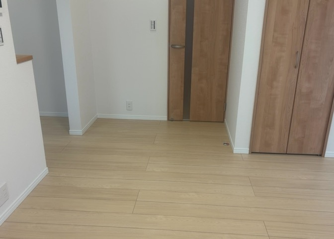 ダイニングにはダイニングテーブルセットなどを置くことが多く、間取りにおいて「D」と略記されますが、食事を作るときの作業場として使用したり、朝食を食べたりするときだけに使われるケースも少なくありません。
