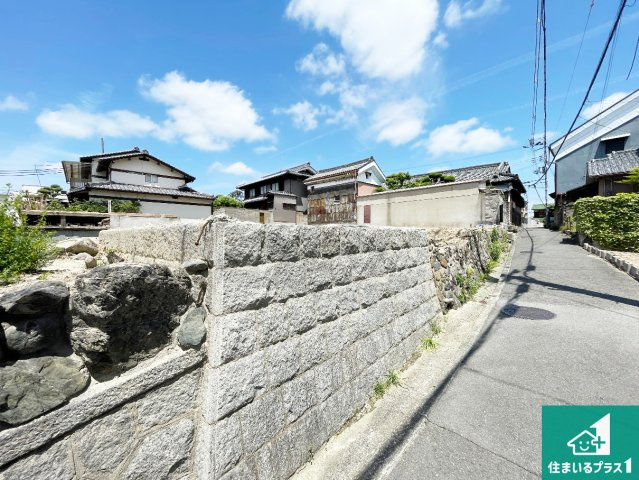 周辺は落ち着いた街並みの住宅地！子育てがしやすい住環境です！
