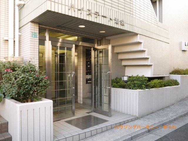 清廉とされたエントランスになっています。