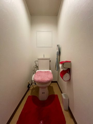【トイレ】　手洗い器付きのため、使用後すぐに手を洗えます。来客時も洗面所に案内する手間がなくスムーズにお使いいただけます。