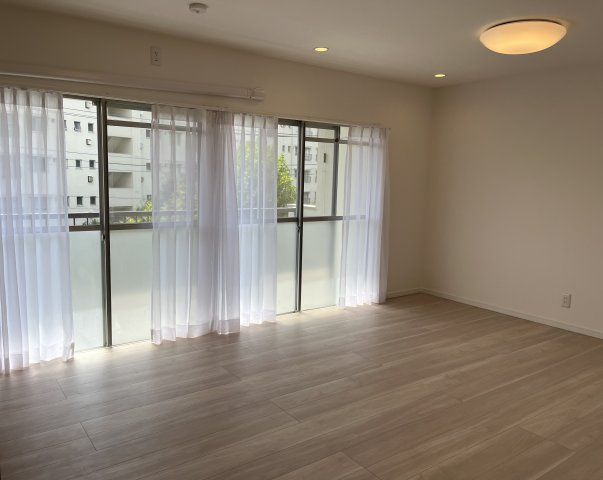 家具の無い状態です　お好みのイメージを描いてみてください♪