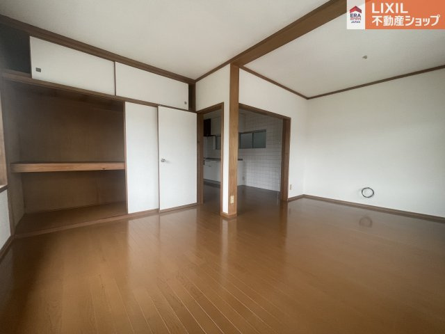 ゆったり過ごせる居間です