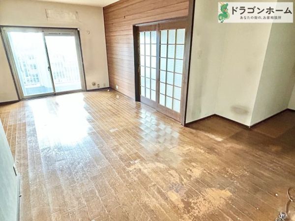 【四軒家住宅のリビングダイニング】